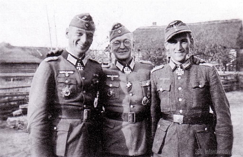 3 Ritterkreuzträger der Division: Hauptmann Helmling - Oberst Friker - Hauptmann Ostermann