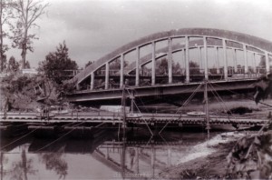 Die Aisne-Brücke in Château-Porcien in Juni 1940