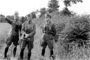 Kompanieführerkurs bei Perefitte - von links: Oberstleutnant Bracher - Generalleutnant Schmidt - Oberst Hahm