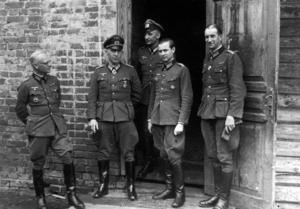 Oberst Hahm mit Major Glaesemer, Major Plücker und Hauptmann Wieland