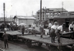 19410630 Eisenbahnverladung in Le Creusot 00