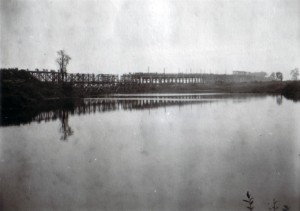 19410914 bei Tschernigow - Brücke über die untere Dessna 02
