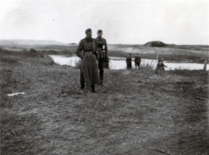 19411003 Major Frohnmüller am Dessnaübergang