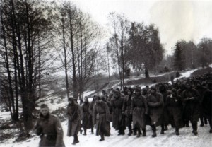 19411230 russische Gefangene auf der Rollbahn I 02 