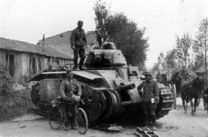 0138 französischer Panzer bei Rethel_1
