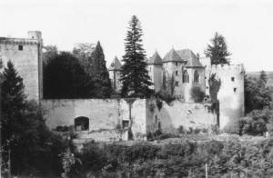 0293 Schloss bei Couches Les Mines_1