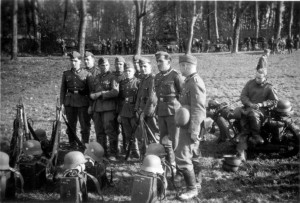 0379 Stab I. IR in Blanzy - nach einer Übung Anfang Mai 1941_1