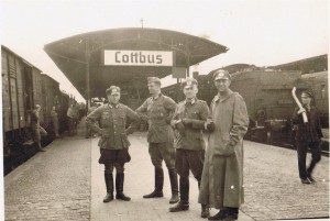 Oberleutnant Fuchs, Oberzahlmeister Göring, Veterinär Heiskel, Oberleutnant Schneider in Cottbus    