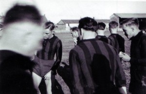 Fußballkampf der Kompaniemannschaft um den Regimentsmeister
